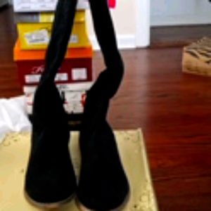 Boots size 8